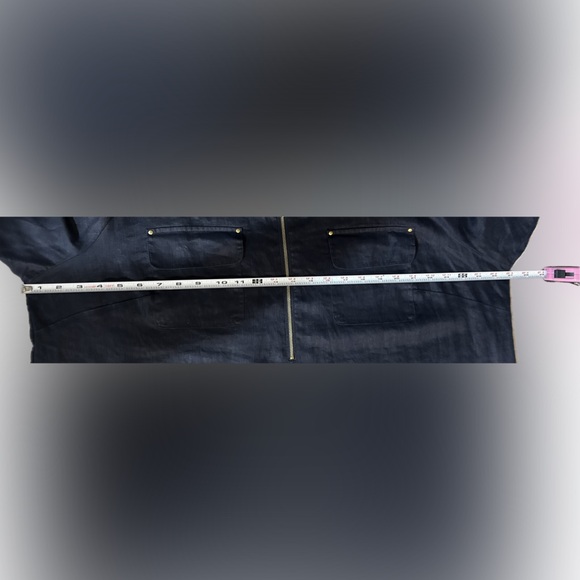 EUC Ellen Tracy SZ 2X navy blue 100% linen top w/gold accents/bust 54”, PTP 27” - Picture 10 of 10